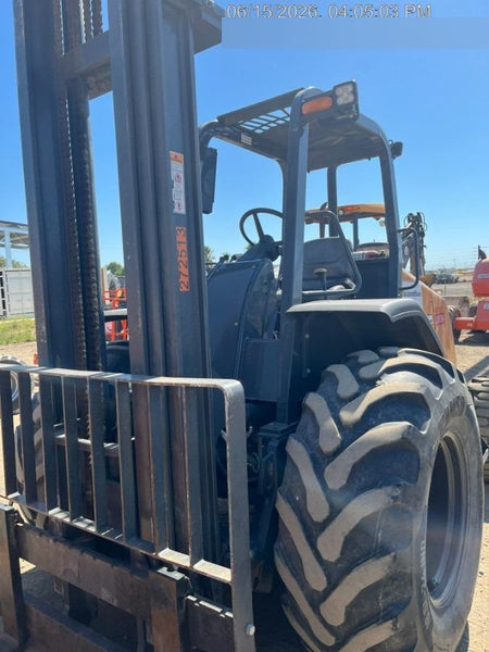 2023 CASE 588H