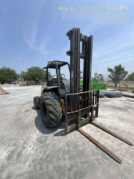 2019 CASE 588H