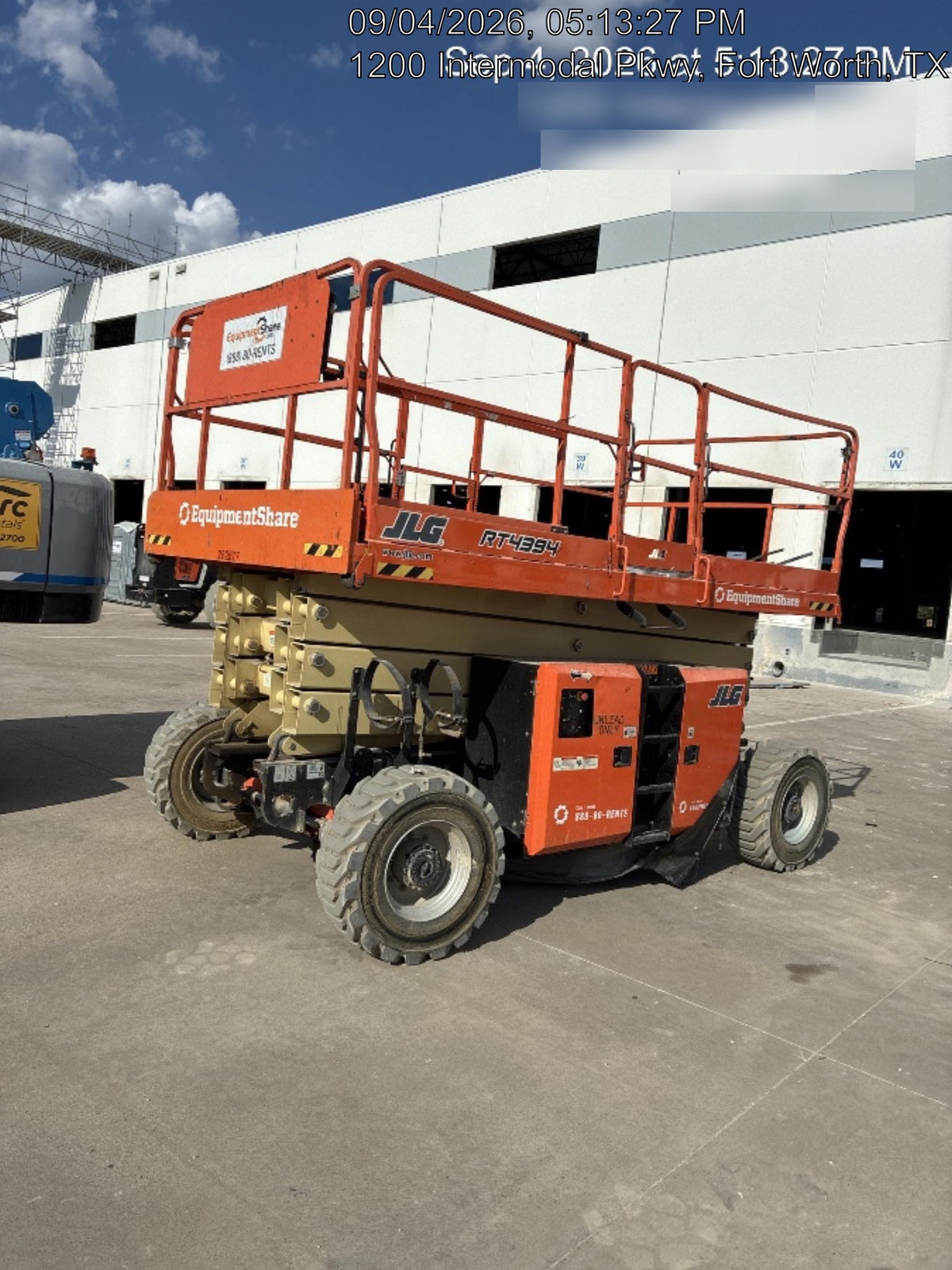 2022 JLG RT4394