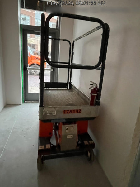 2021 JLG 1030P