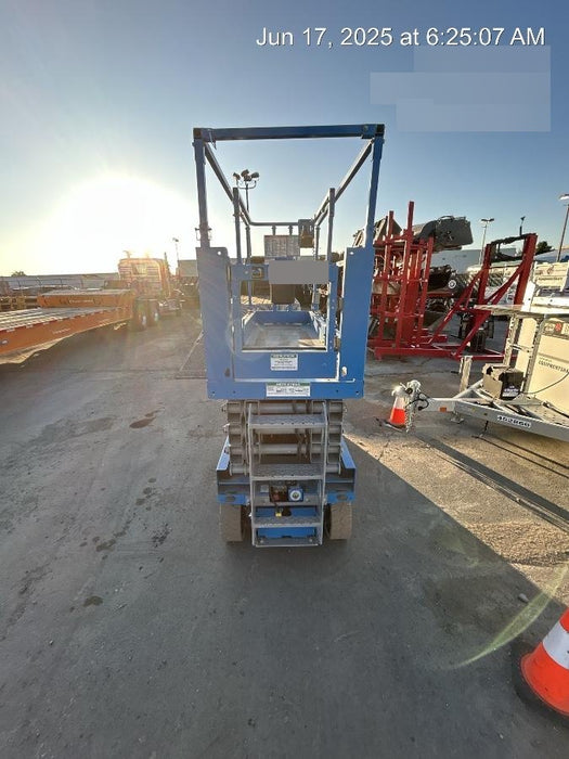 2020 Genie GS-2632 Solid NM Tires, Folding Rails with Half-Height Swing Gate, Beacon, 800W Invertor