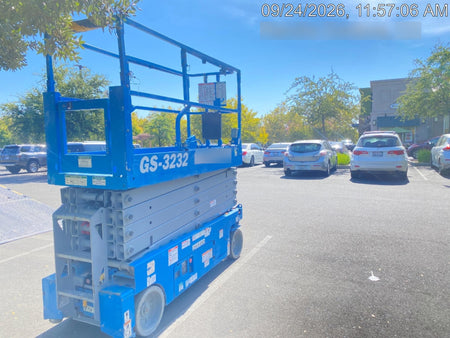 2020 Genie GS-3232 Standard, Folding half height swing gate, 800W Inverter