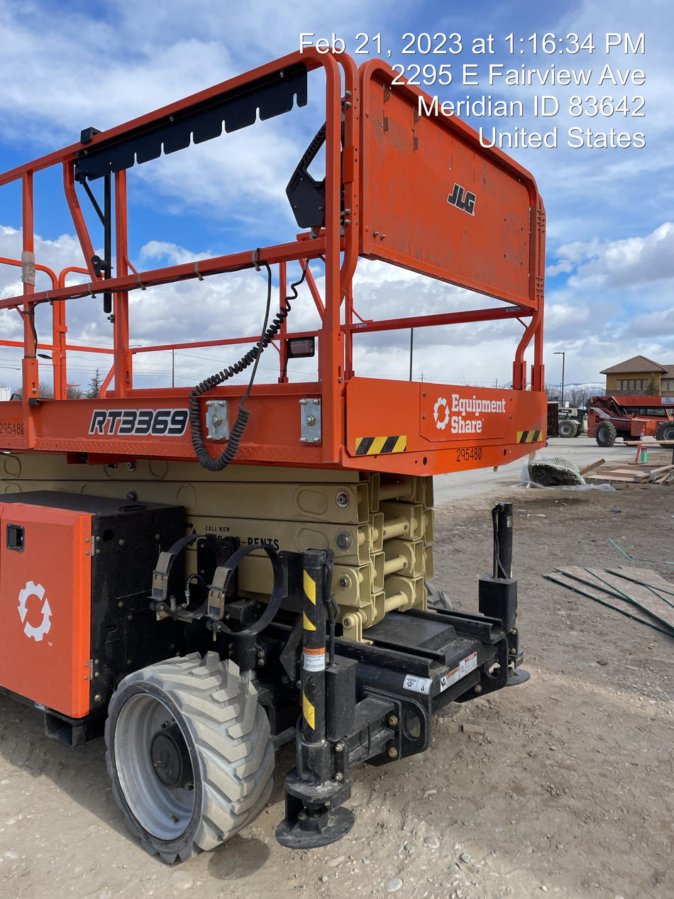 2023 JLG RT3369