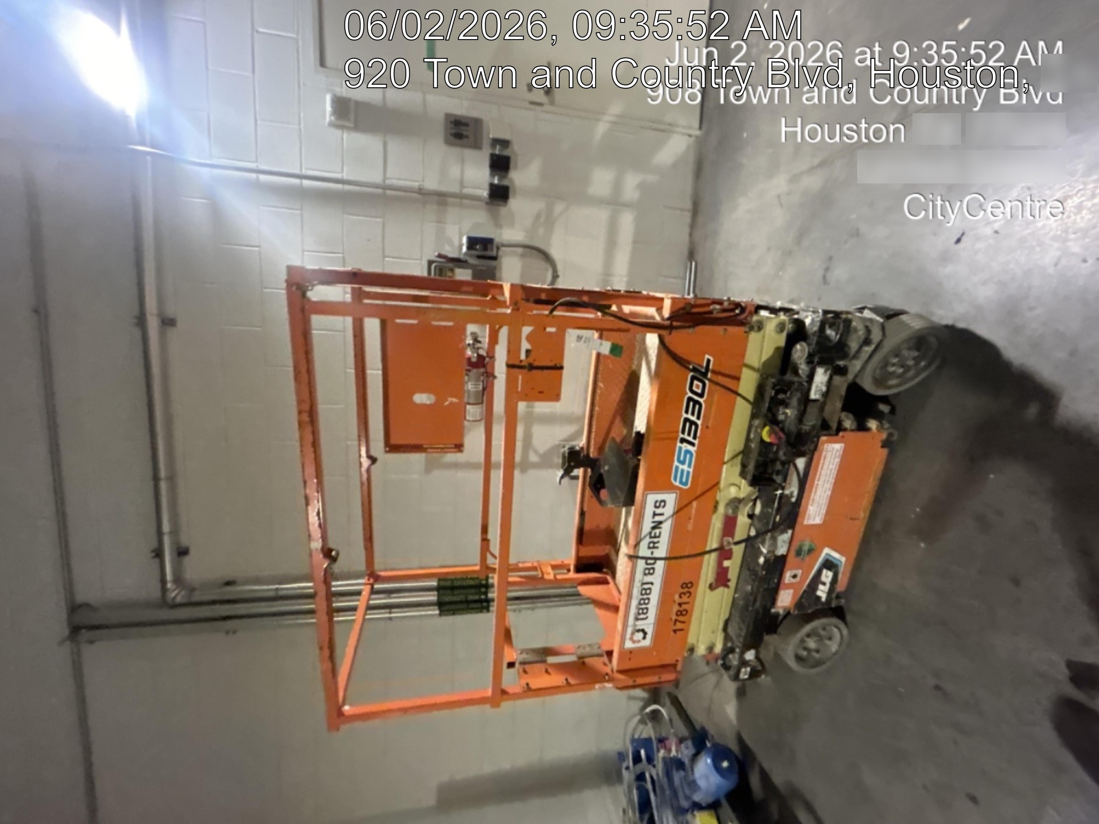 2021 JLG ES1330L