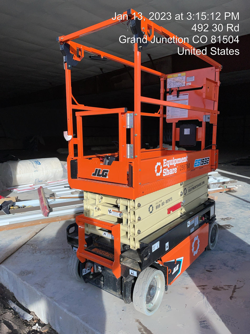 2022 JLG ES1932