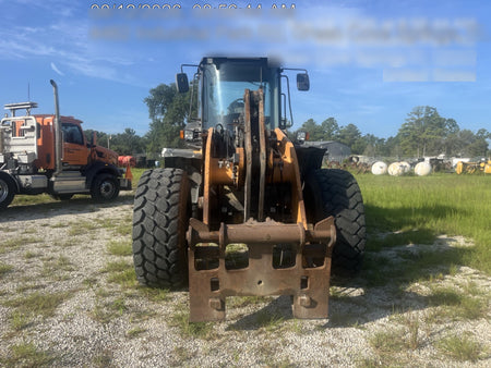 2018 Case 821G CLOSED CAB, 1 FUNCTION, JRB 418 STYLE HYD COUPLER