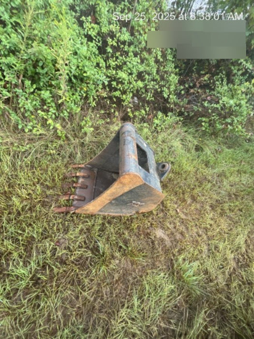 2019 John Deere 310LEP - Extendable Stick 4WD, Canopy, Extendable dipper, ISO Controls, 2 way Auxiliary Hydraulics, 4 in 1 Loader bucket w/ hook, Beacon w/ Buckets: 12”, 18”, and 24