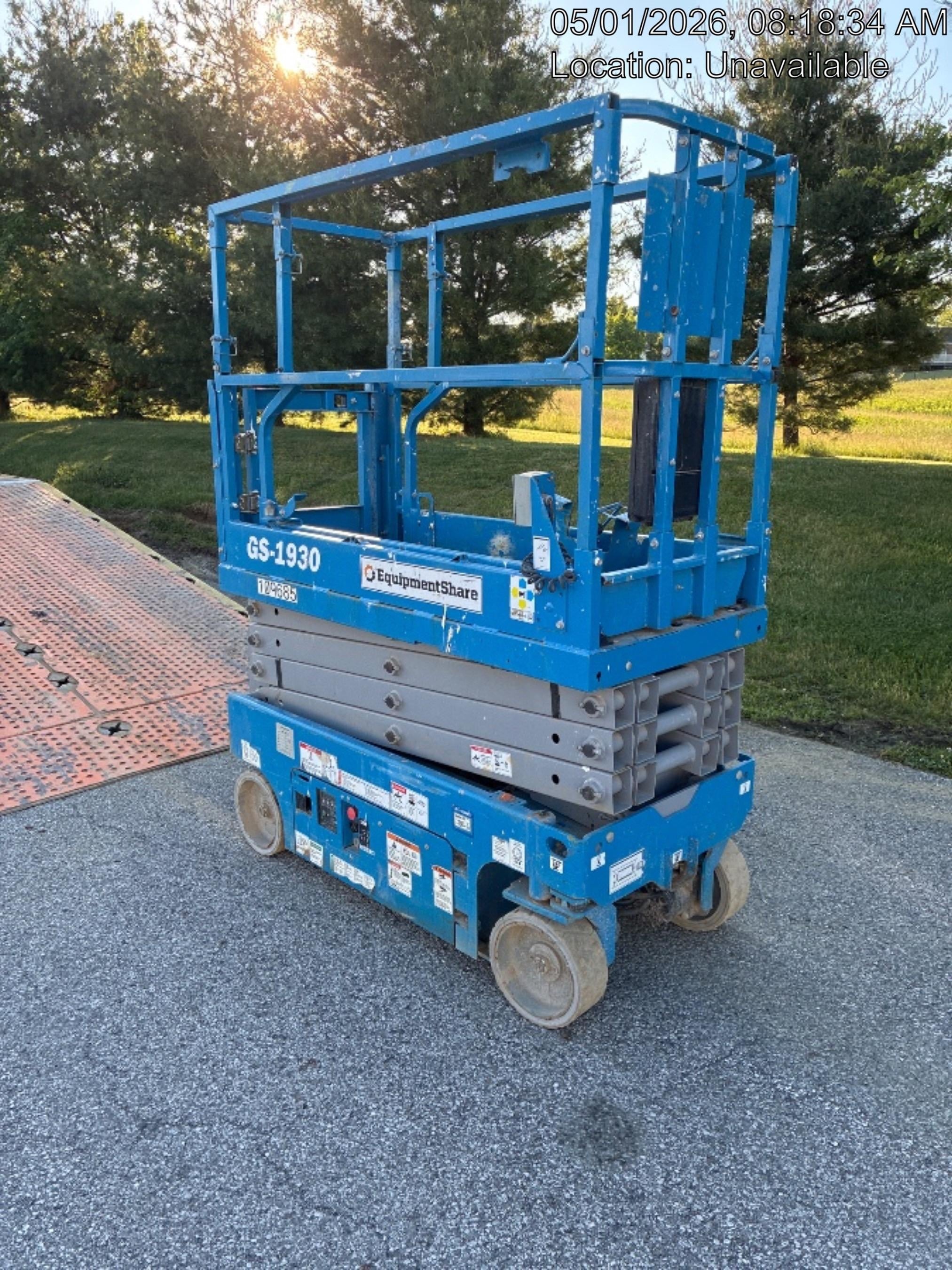 2020 Genie GS-1930 Solid Non Marking Tires, Beacon, Folding rails with half height swing gate, 800W Inverter