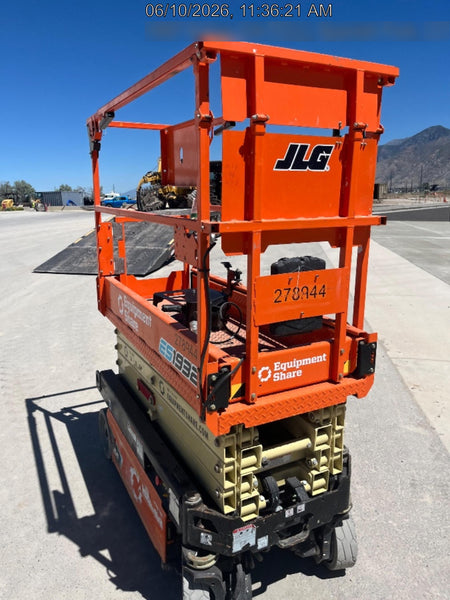 2022 JLG ES1932