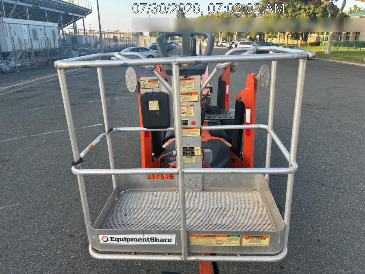 2022 JLG T350