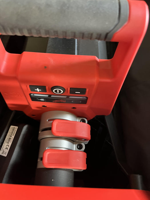 2022 MILWAUKEE 2136-20