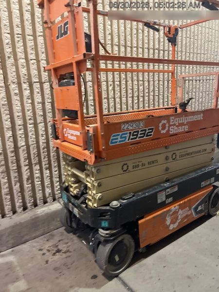 2022 JLG ES1932