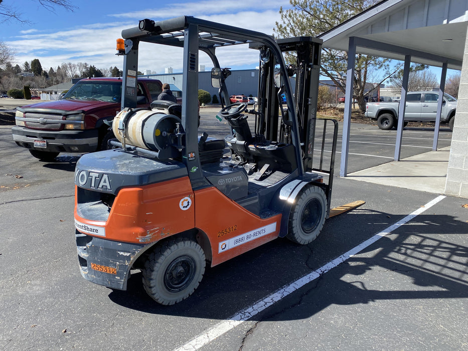 2022 TOYOTA 50-8FGU25