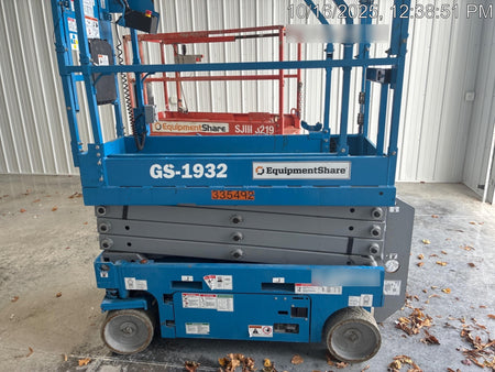 2023 GENIE GS-1932