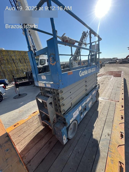 2018 Genie GS-3232 Genie GS3232 Lift w/Folding Rails and Swing Gate