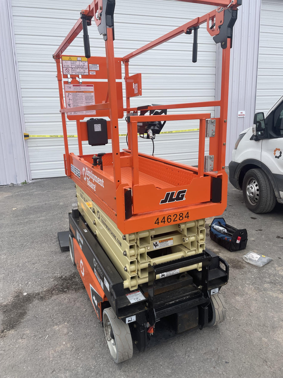 2024 JLG ES1932