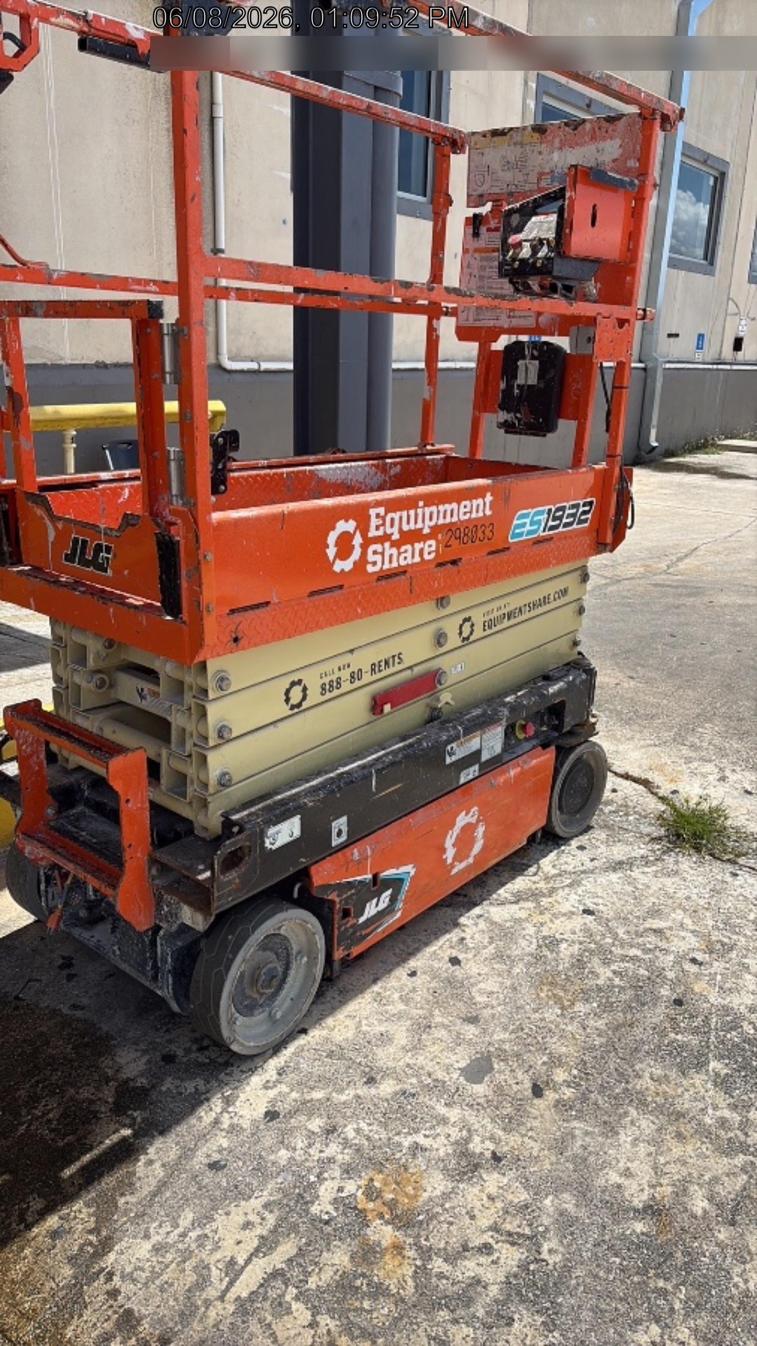 2023 JLG ES1932