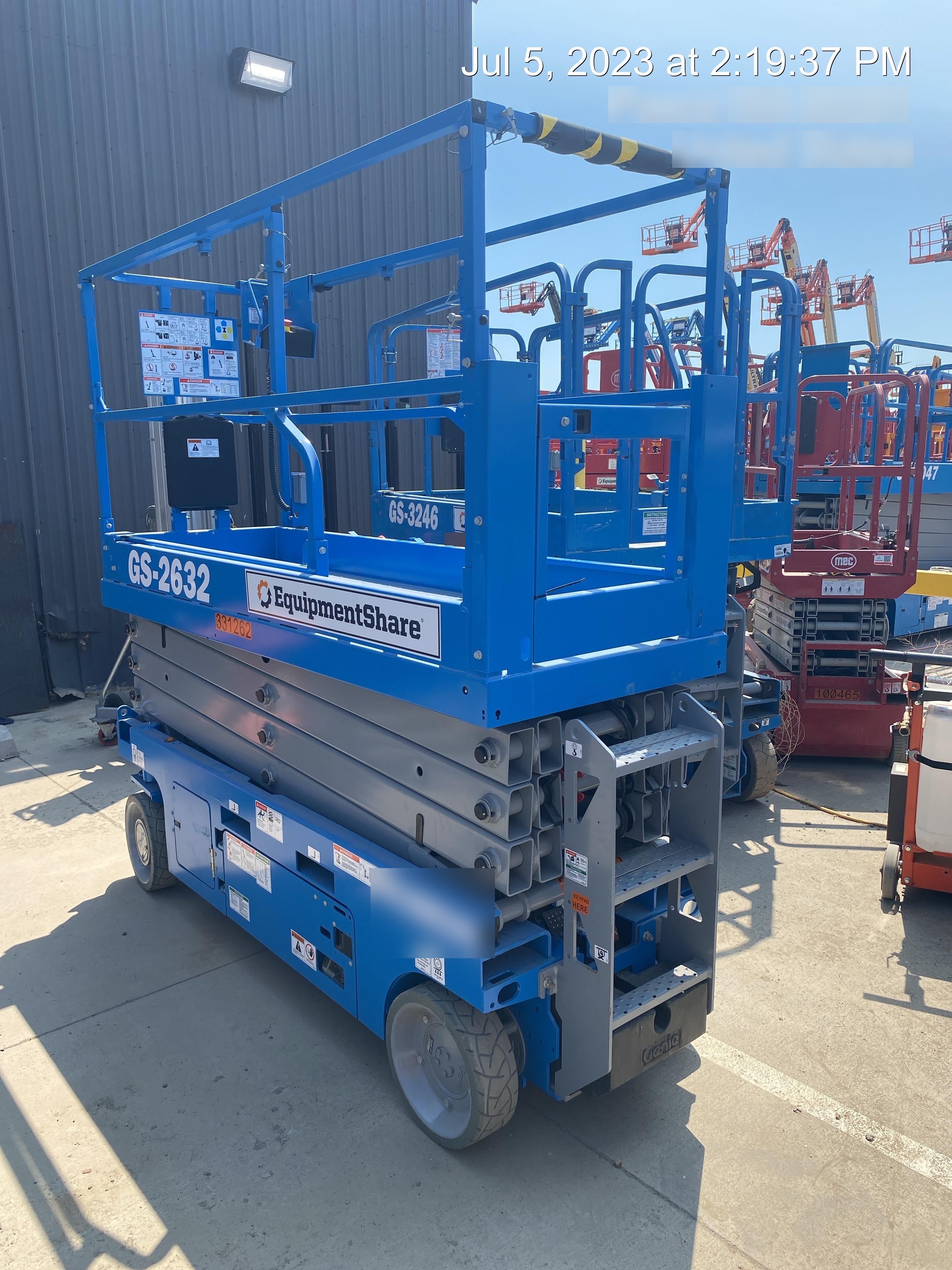 2023 GENIE GS-2632