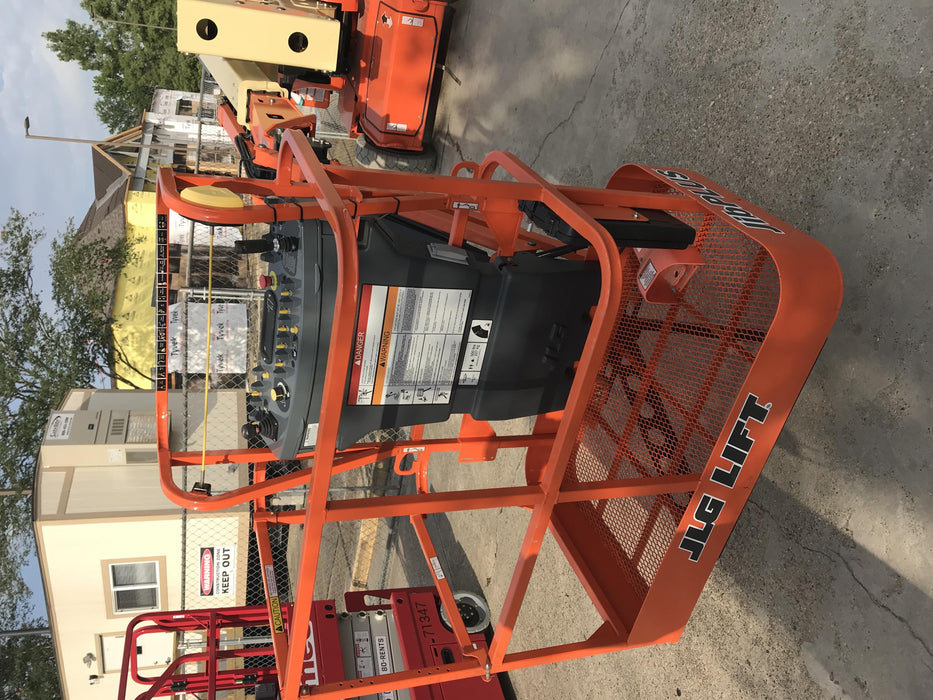 2019 JLG E400AJPN