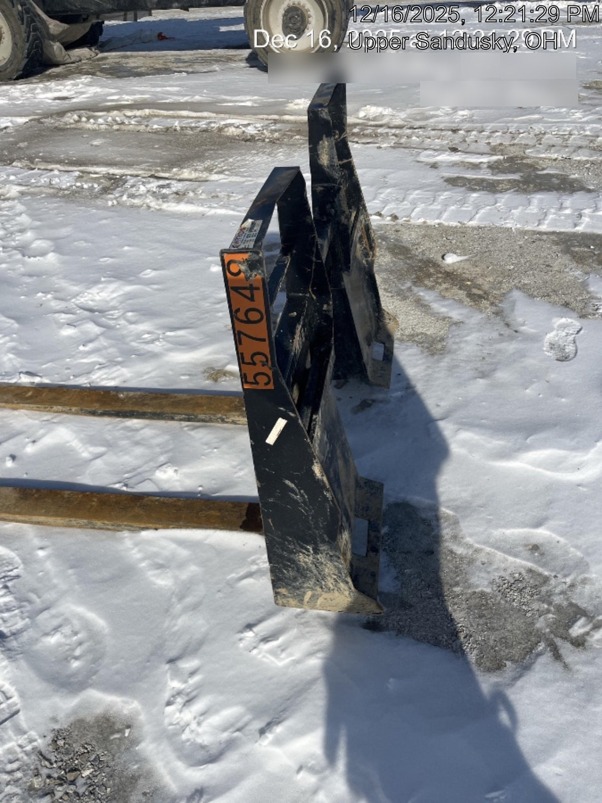 2025 ARROW MATERIAL HANDLING 24" Pallet Fork Frame
