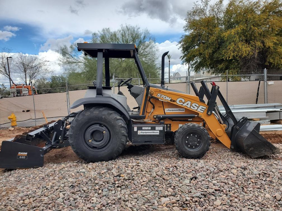2019 Case 570N EP Canopy, 4WD, GP Front Bucket, Dual Tilt Cylinder, 84" Box Blade w/ Scarifier, Wheel Weights, Beacon