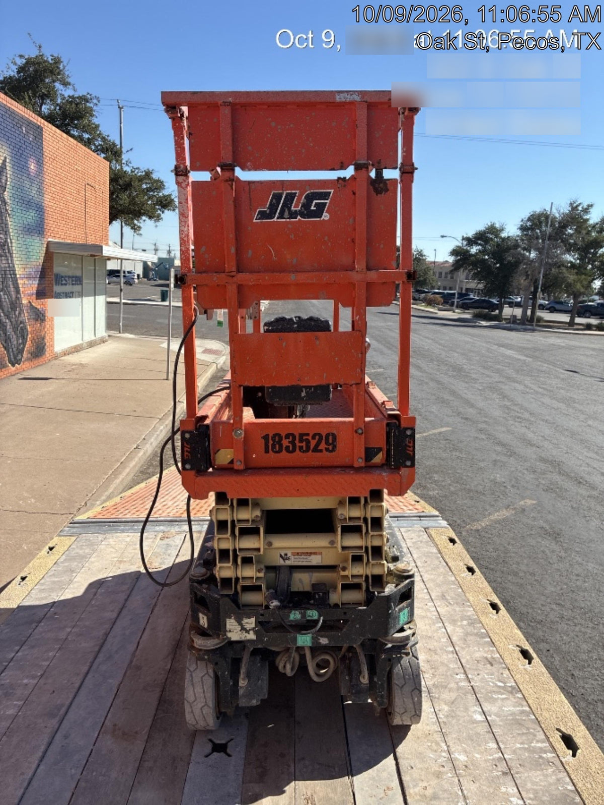 2021 JLG ES1932