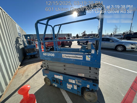 2019 Genie GS-1930 Fixed rails with chain Entry
