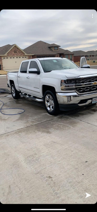 2018 Chevrolet Silverado 1500 Premium 5.3L V8 Silverado 1500 LTZ Crew Cab 4WD
