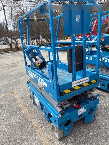 2023 GENIE GS-1432