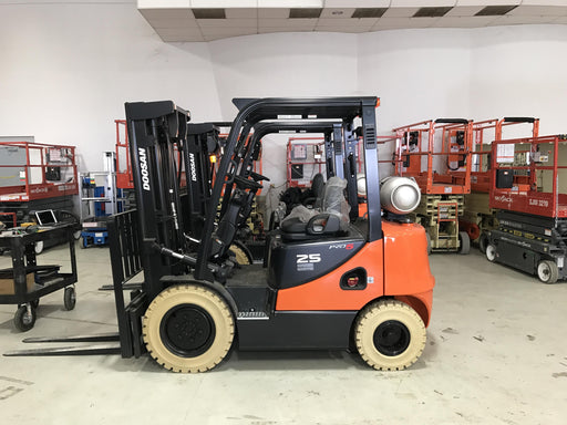 2017 DOOSAN G25E-5