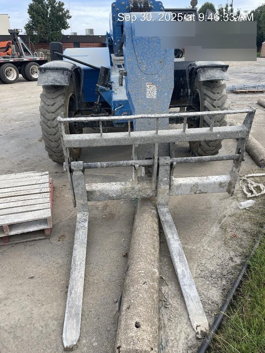 2018 Genie GTH-844 Genie GTH-844 w/Open ROPS, FF Tires, beacon/work lights, 60" carriage/forks