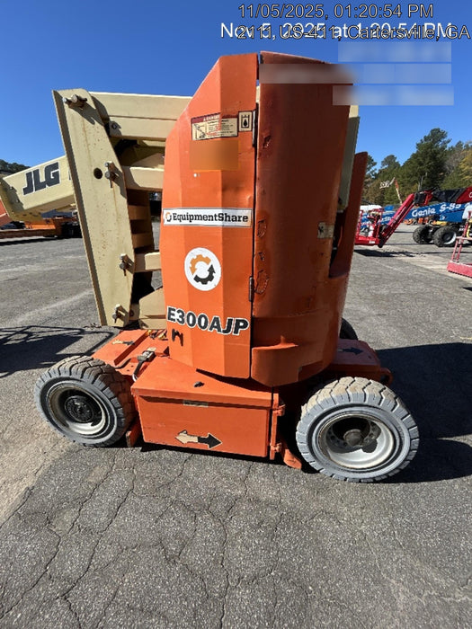 2019 JLG E300AJP