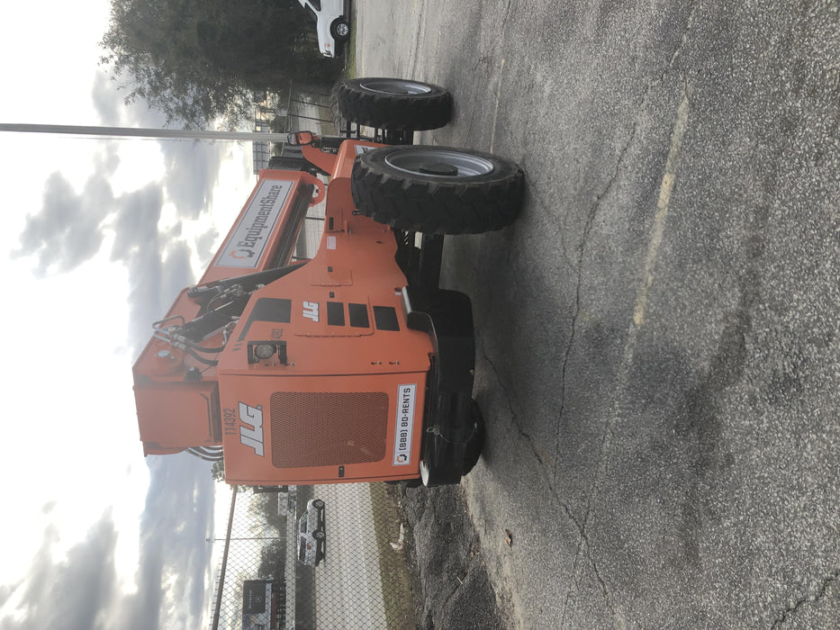 2020 Skytrak 8042 74 Hp, FF Tires, Work Lights, Beacon, Aux Hydraulics, Back up Alarm, Lifting Eye, ES Decals