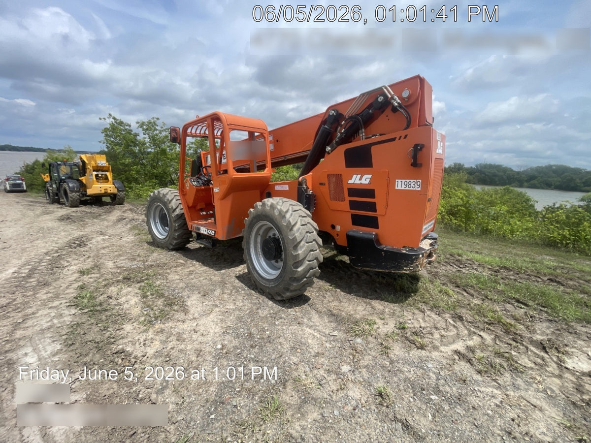 2021 SKYTRAK 8042
