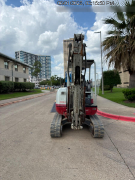 2022 TAKEUCHI TB235-2R