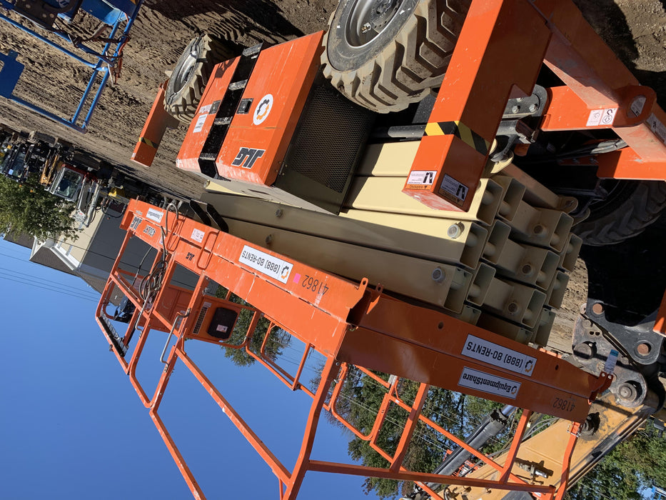 2019 JLG 430LRT
