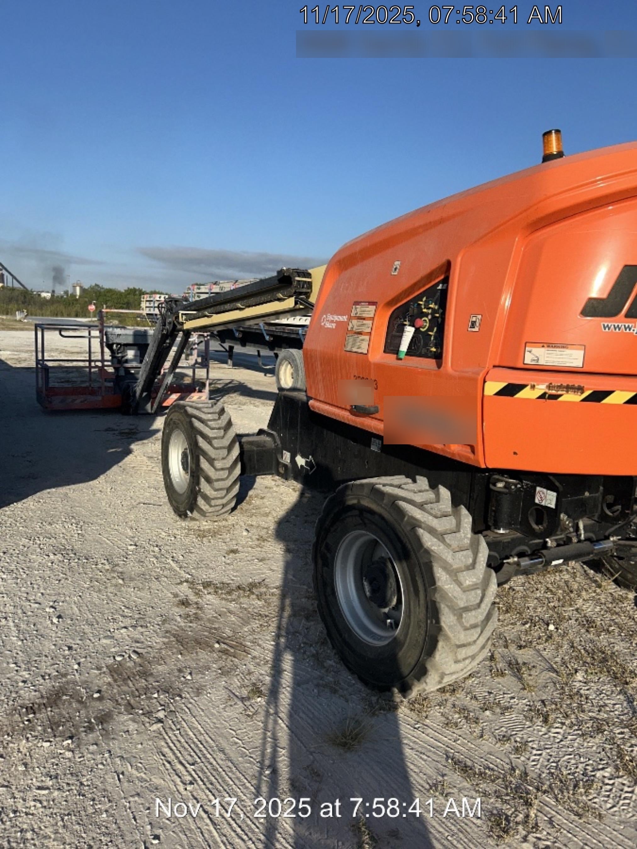 2023 JLG 460SJ