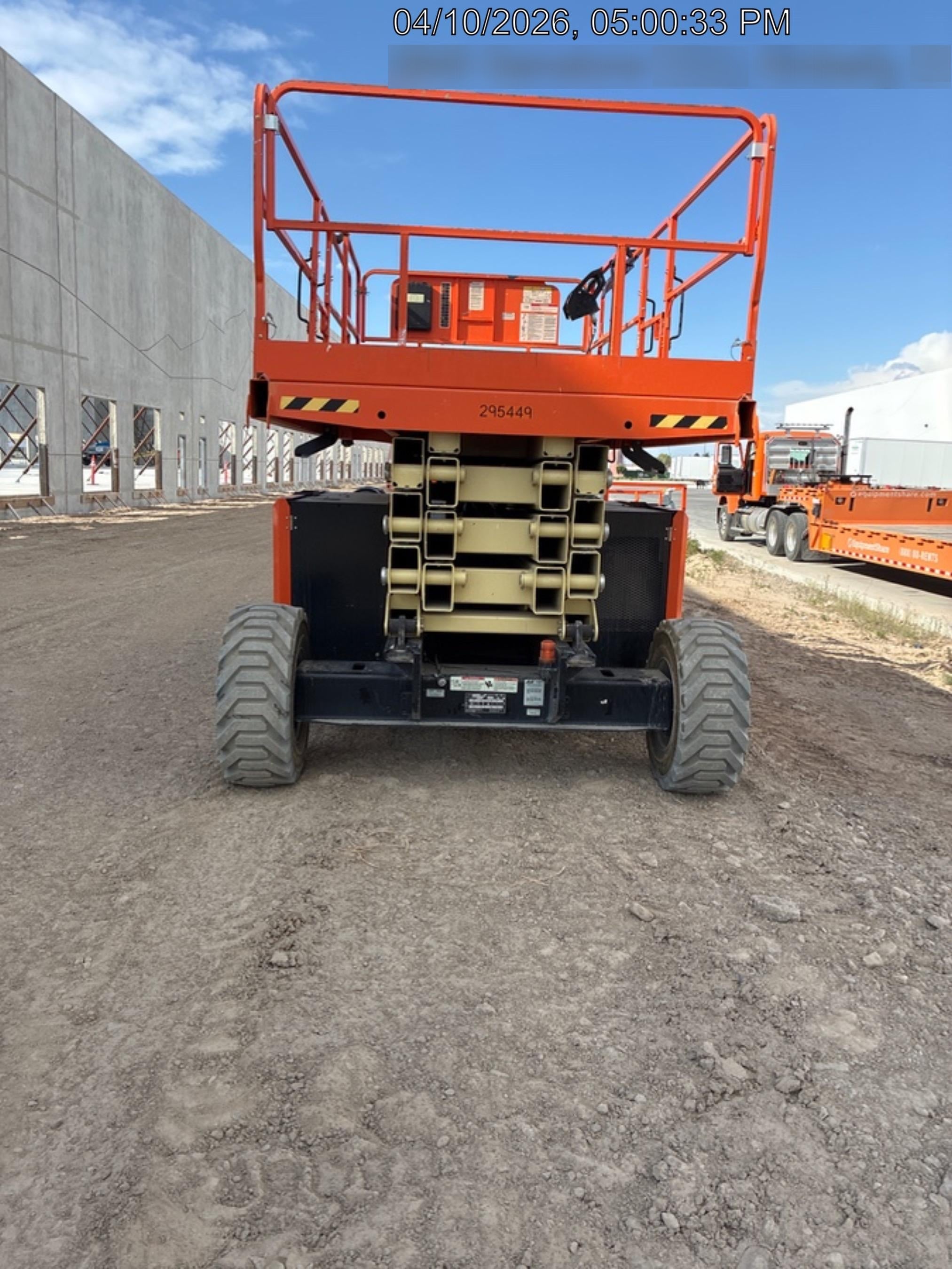 2023 JLG RT4394