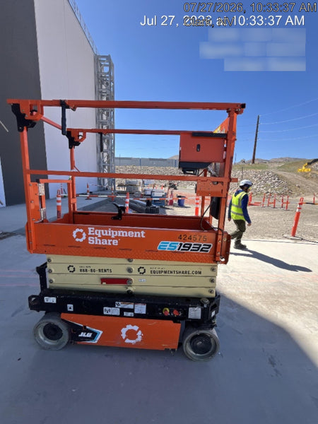 2024 JLG ES1932