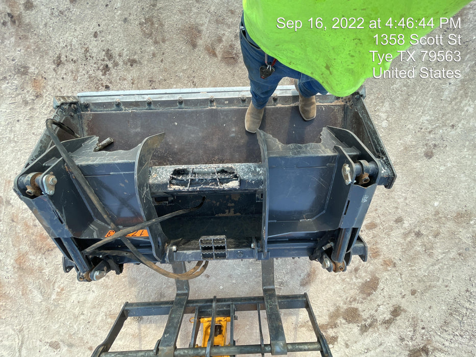 2021 PALADIN 76" Scrap Grapple Bucket - Paladin