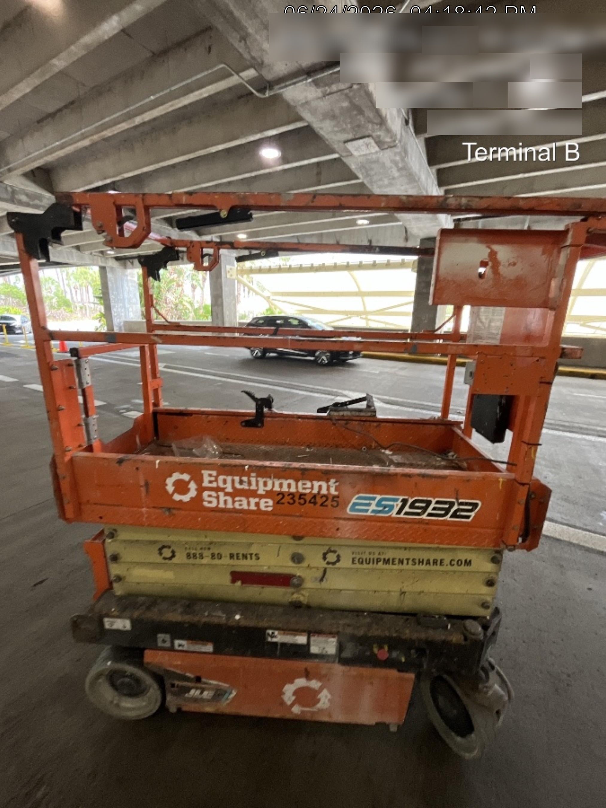 2022 JLG ES1932