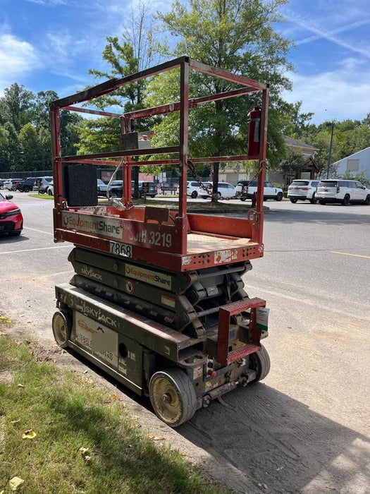 2018 Skyjack SJIII-3219 Skyjack SJIII3219 Scissor Lift w/Trojan Batteries