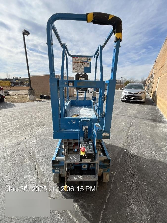 2021 GENIE GS-1330m