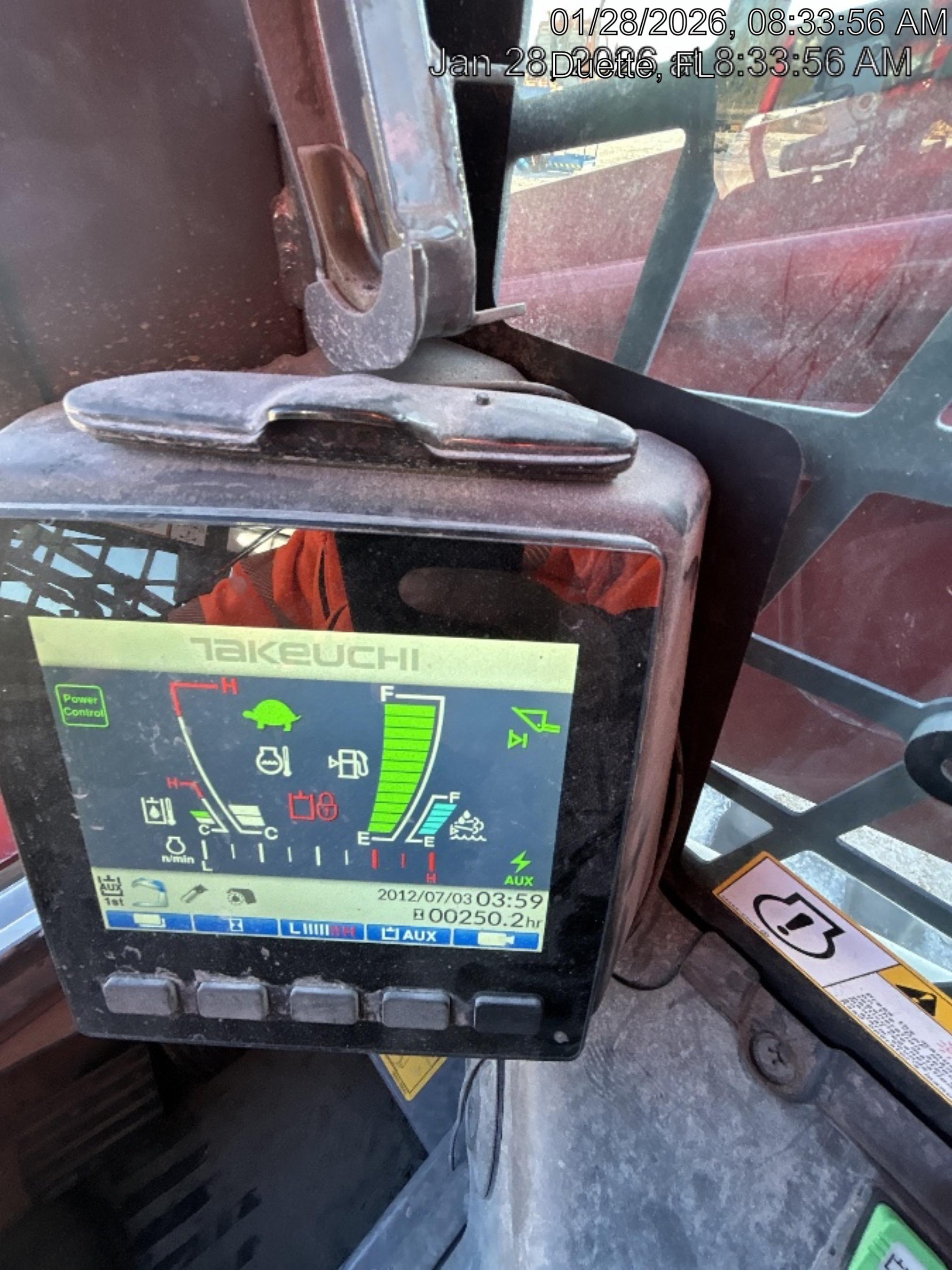 2025 TAKEUCHI TL12V2-CR