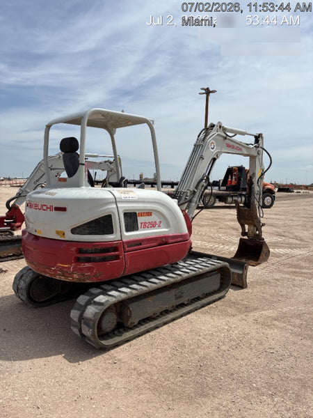 2021 TAKEUCHI TB250-2