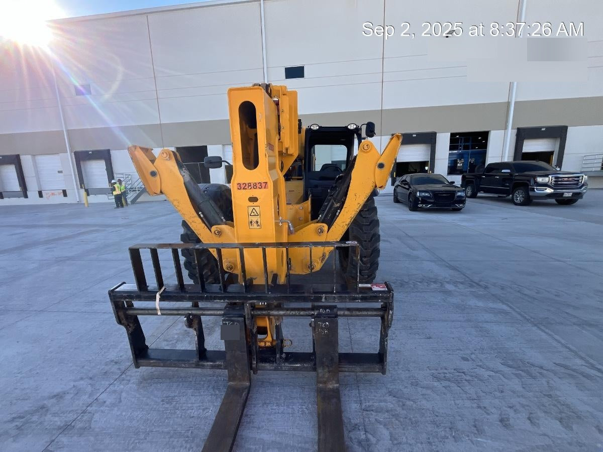 2023 JCB 510-56