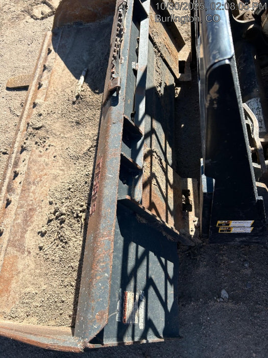 2022 TAKEUCHI 48" Pallet Forks - Takeuchi