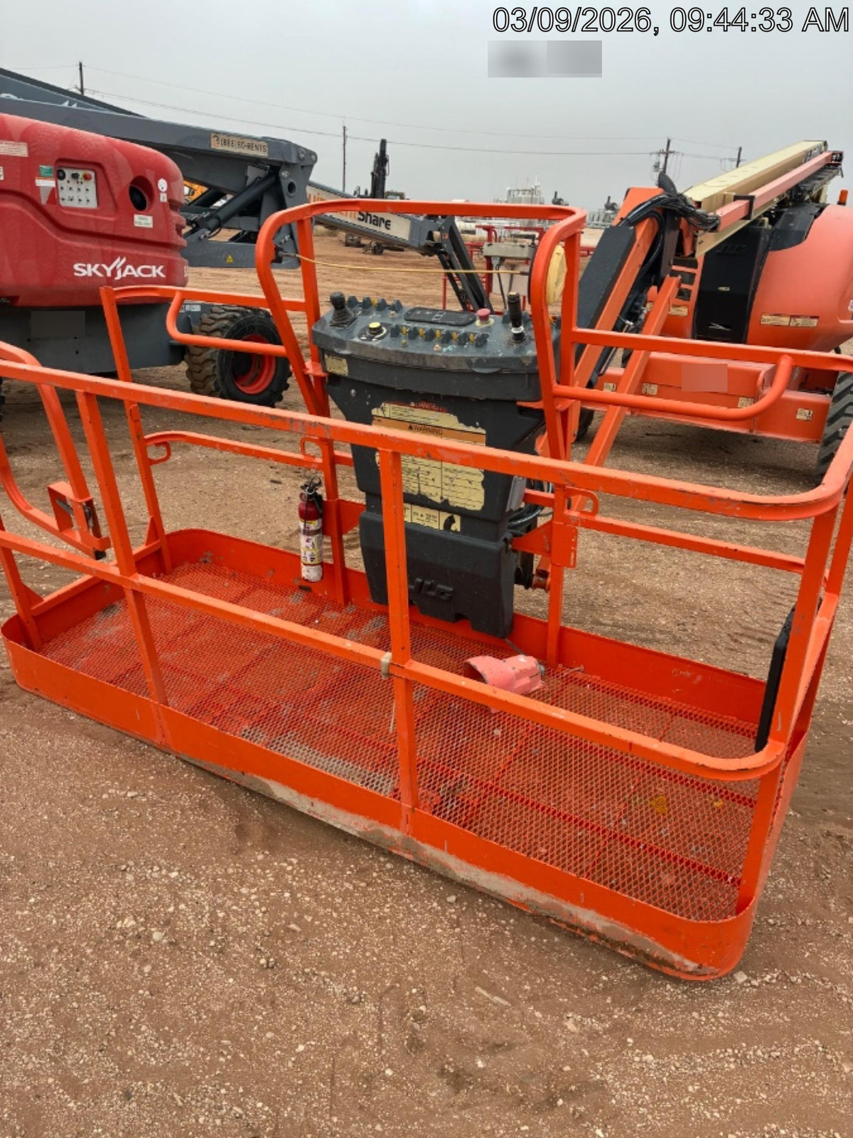 2019 JLG 600AJ