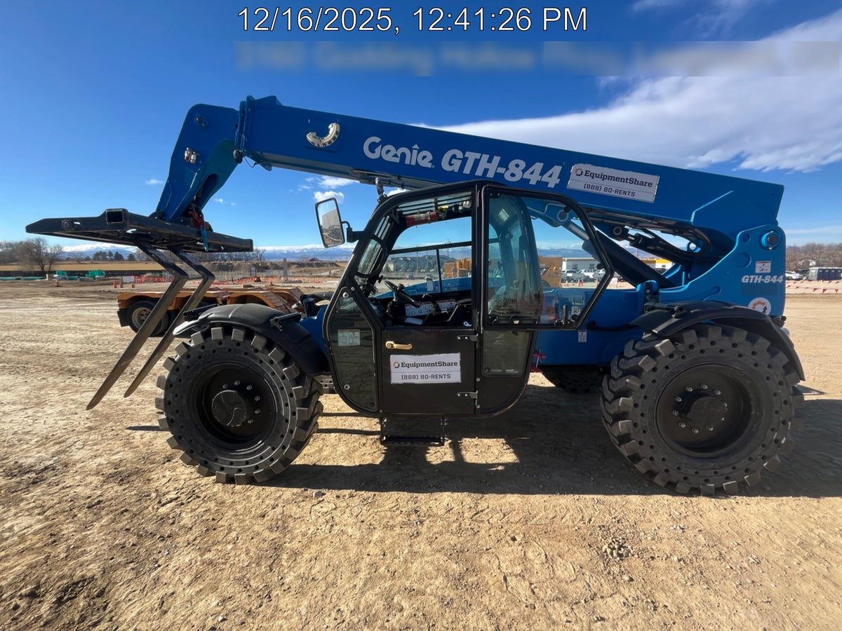 2018 Genie GTH-844 Genie GTH-844 w/Enclosed Cab w/HVAC, Work Lights, Solid Tires, Beacon, 60" Carriage and Forks