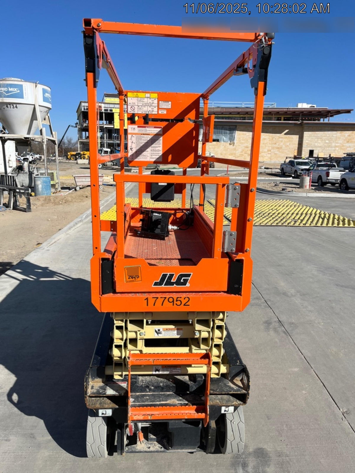 2021 JLG ES1932